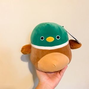 Avery Squishmallow 7.5”